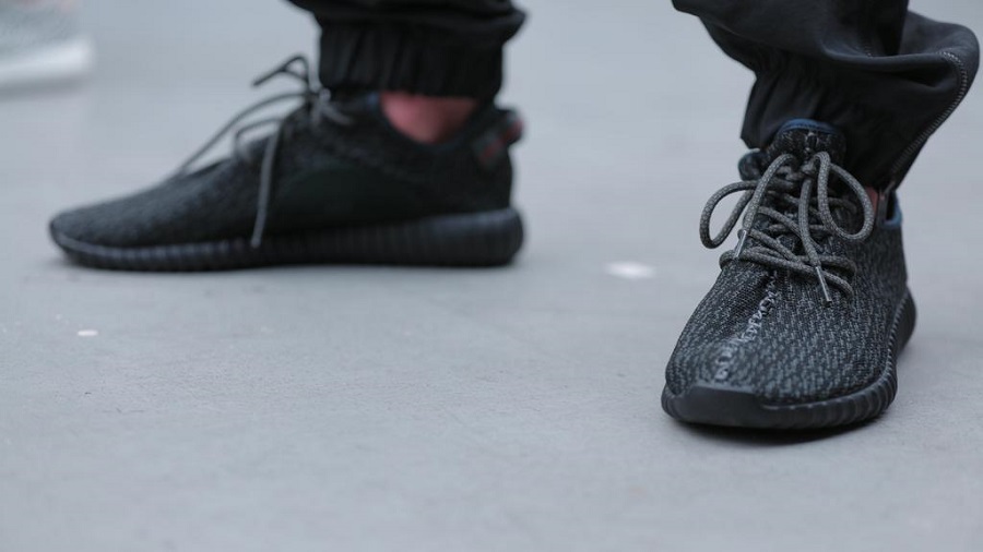 adidas yeezy 350 boost schwarz weiß adidas yeezy 350 boost schwarz weiß